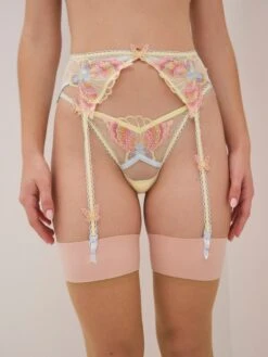 Pastel Papillon Garter -Underwear Specialty Store 230118 BC FLLxVS SUMMER23 LOOK 47 0017 e29a7b8a 6b8f 4d75 ab7f 498331277613