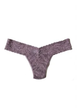 HANKY PANKY Signature Lace Low Rise Thong -Underwear Specialty Store 4911p dusk a 2 198fc904 7eb1 412b a955 699352d7c628